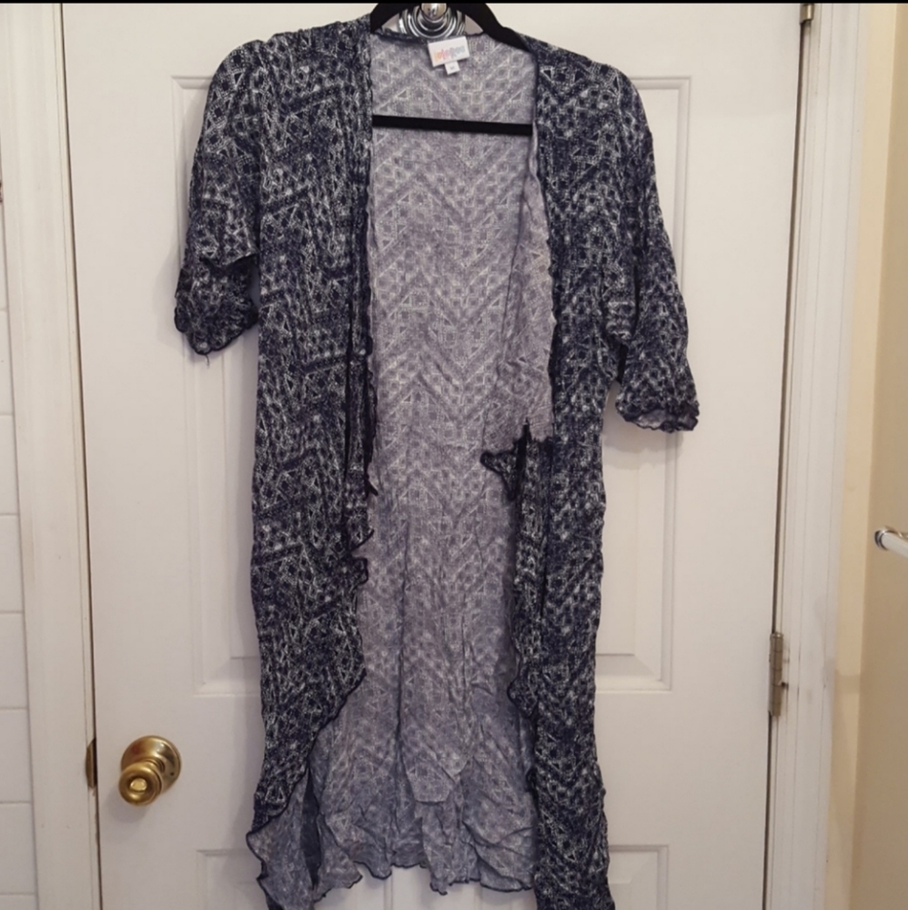 EUC - LULAROE SHIRLEY KIMONO - SIZE MEDIUM